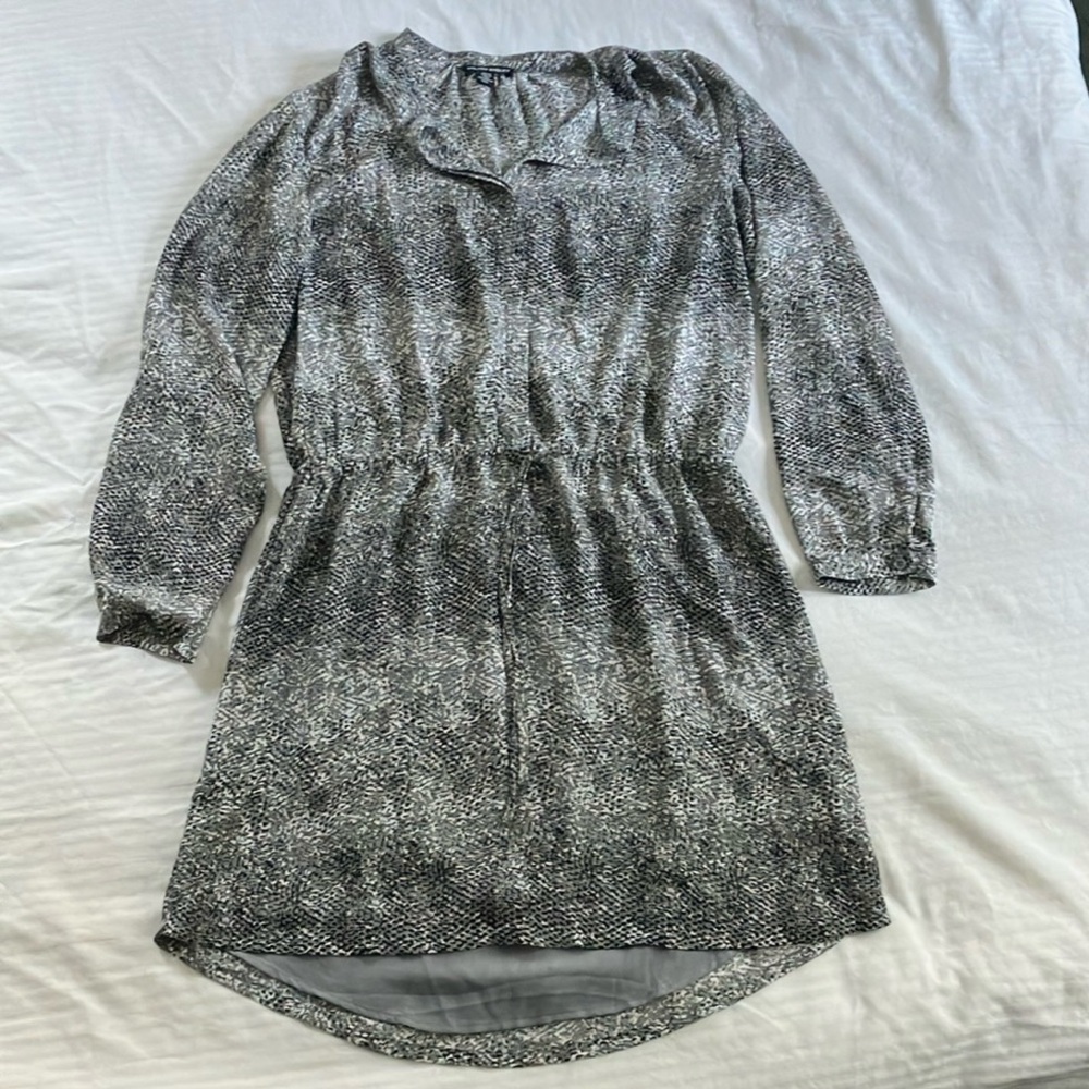 Hilary Radley size medium women’s snakeskin print button top Dress with slip